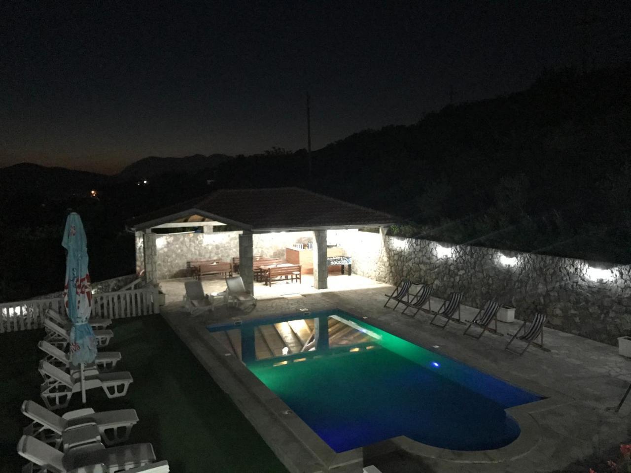 Apartments Vila Lazarevic Tivat Exterior photo